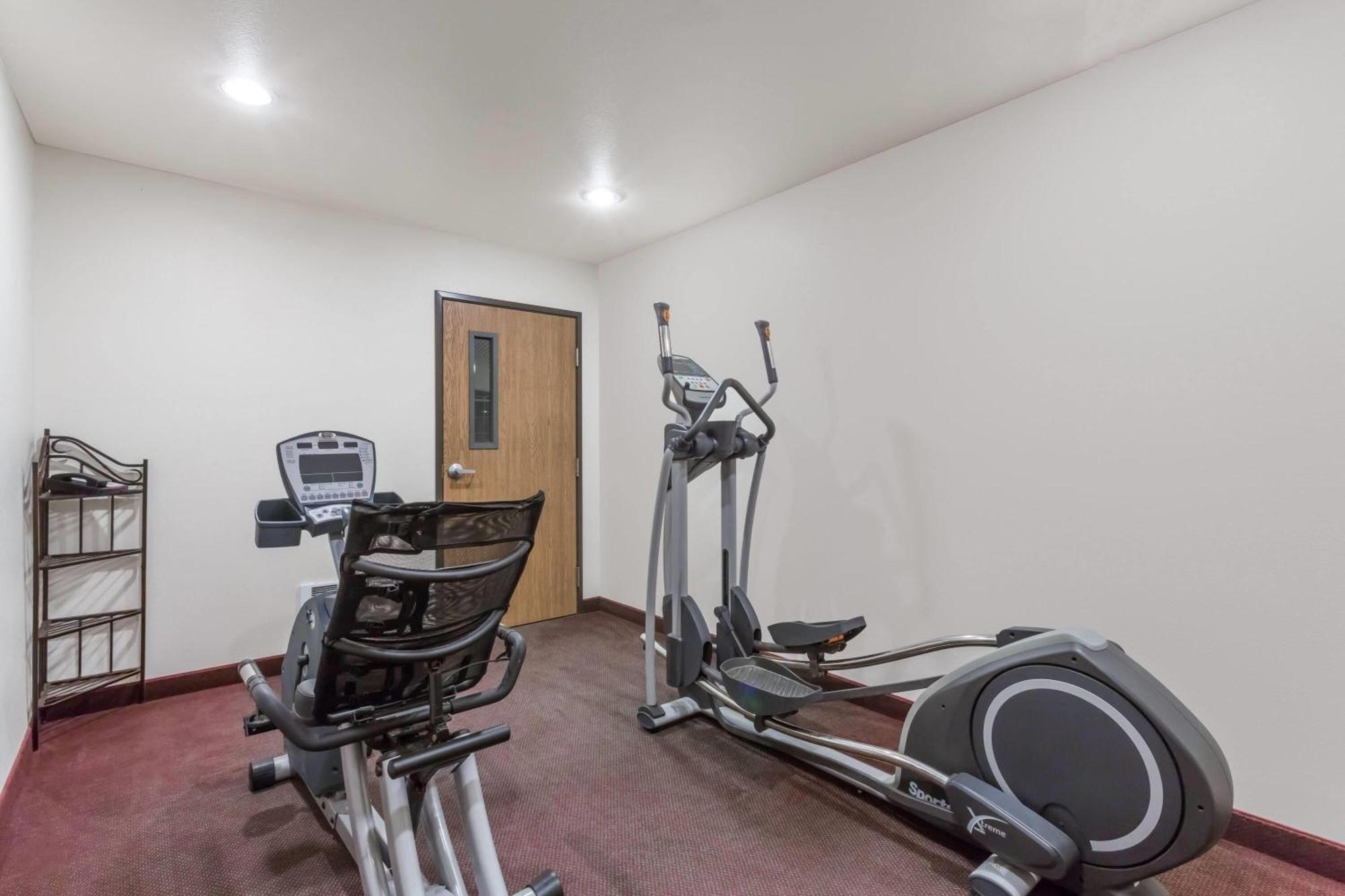 Super 8 By Wyndham Hotel 2*